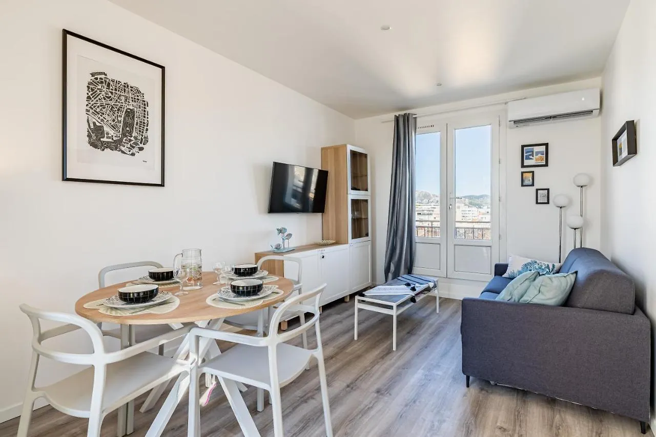 Appartement Marseille: Superbe vue sur Notre-Dame de la Garde 0*, Marseille